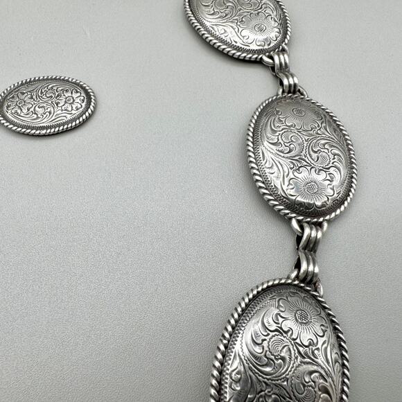 Elegant Silver Women's Belt - Picture 7 of 9